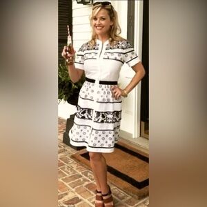 Draper James Mini Dress Cotton embroidered button front in white & Black Size 6